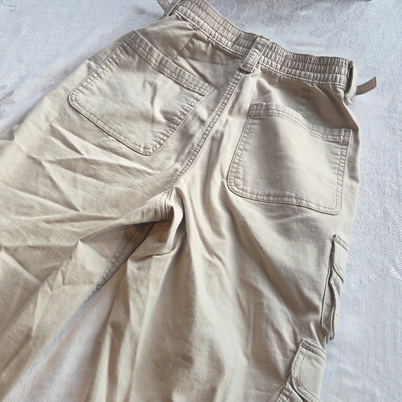 *Light Tan* Hollister Ultra High Rise Baggy Cargo Pants Size 24-25 (000R) - Picture 8 of 16